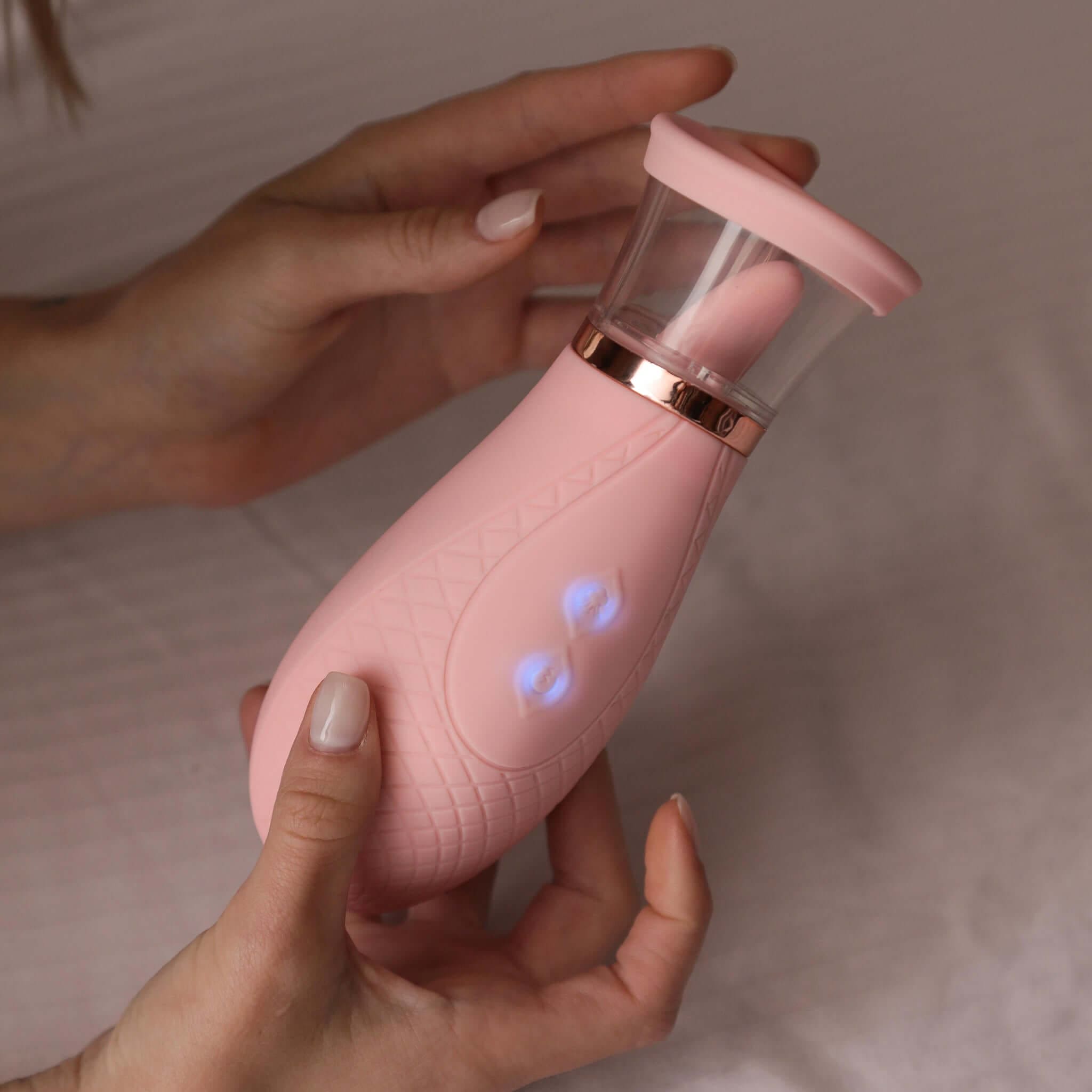 SensaPulse Black Suction Vibrator - VELĀRE